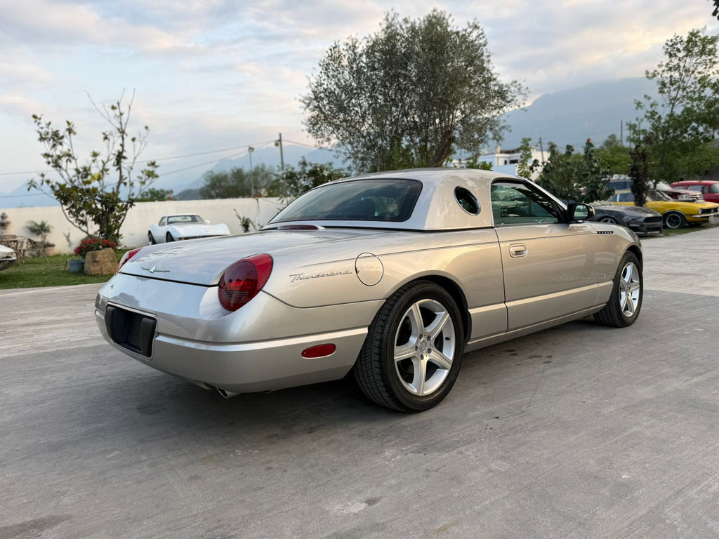 Ford Thunderbird 2004