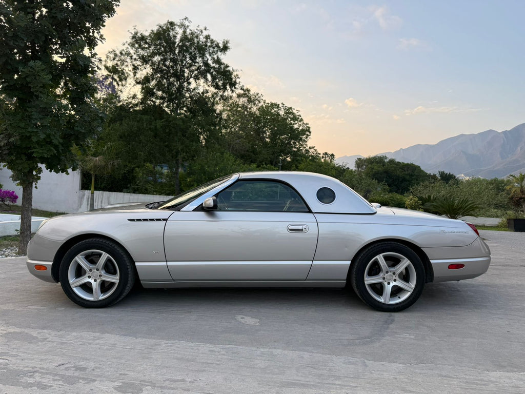 Ford Thunderbird 2004