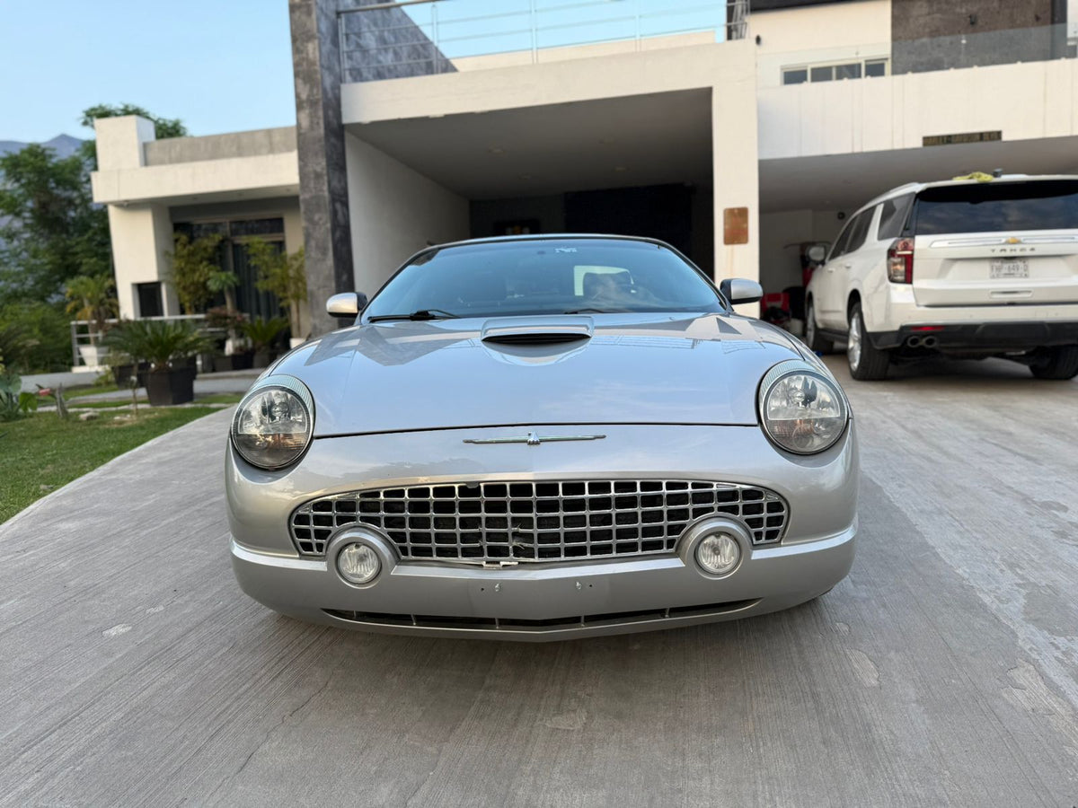 Ford Thunderbird 2004