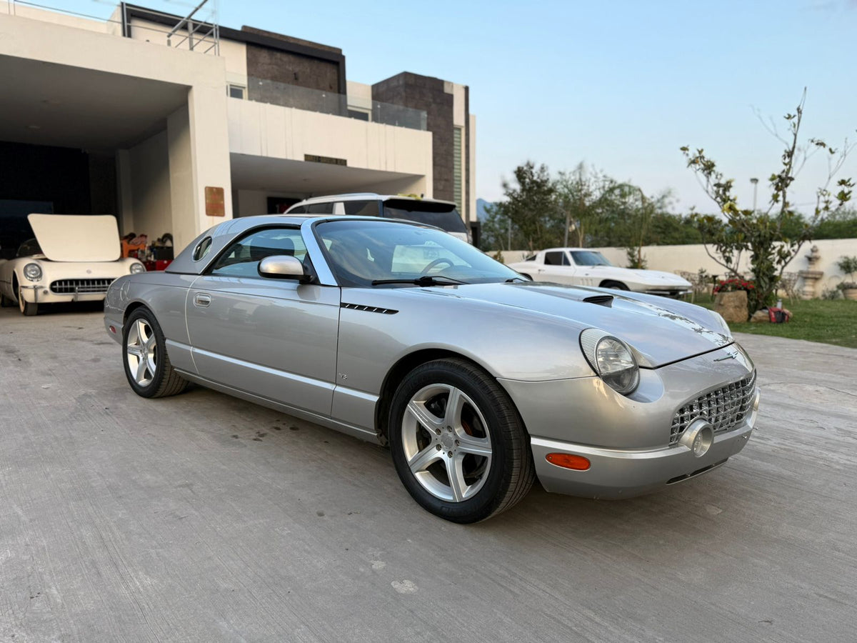 Ford Thunderbird 2004