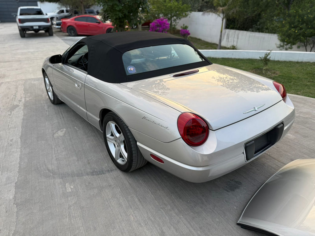 Ford Thunderbird 2004